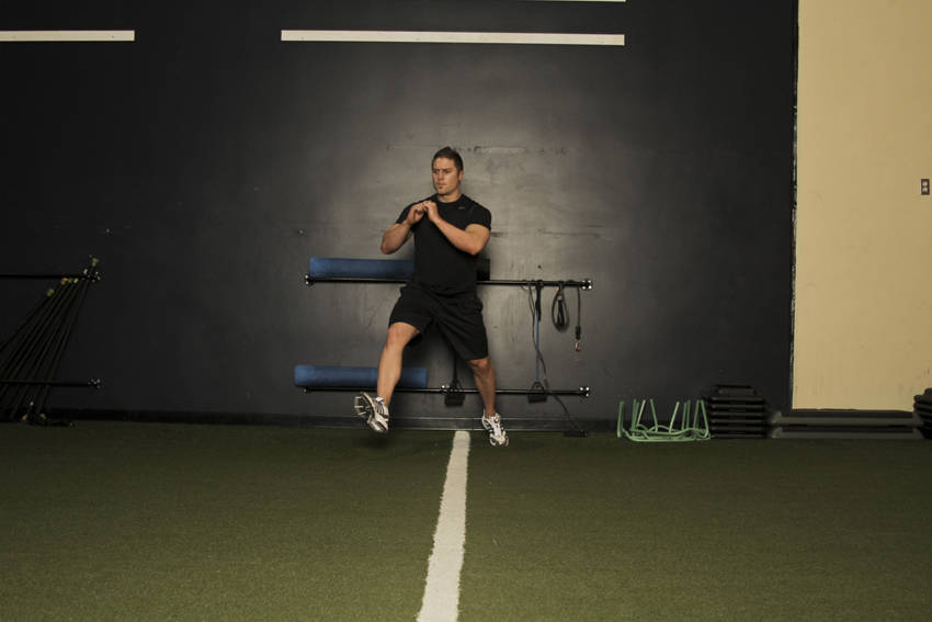 交替腿对角线跳跃