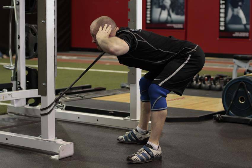 弹力带拉动早安式