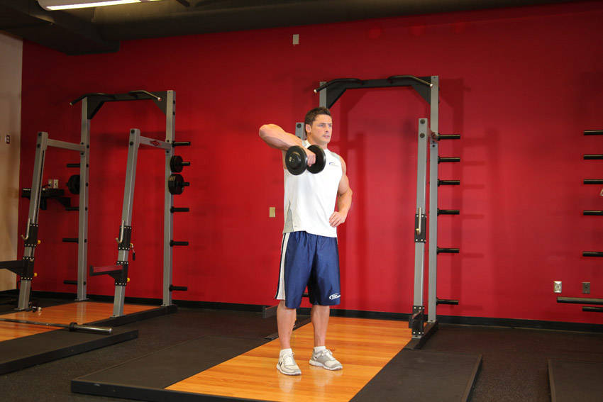 哑铃单臂直立划船