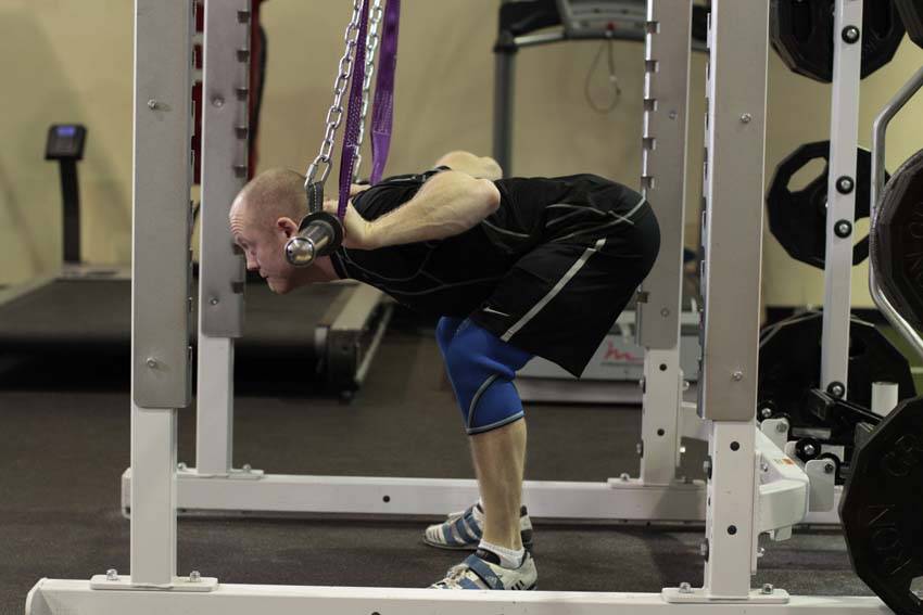 杠铃悬垂早安式