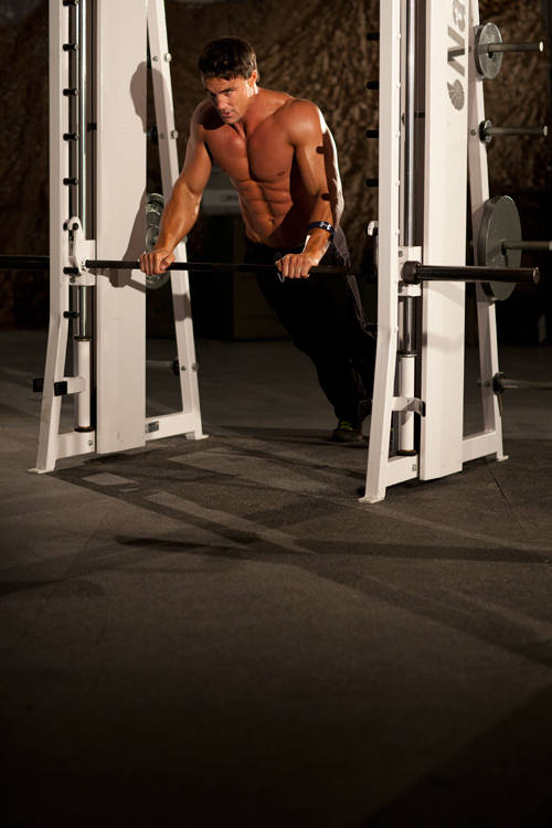 斜板中距俯卧撑