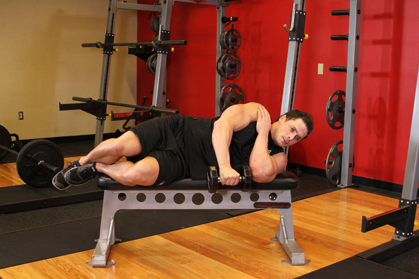 卧姿单臂侧平举