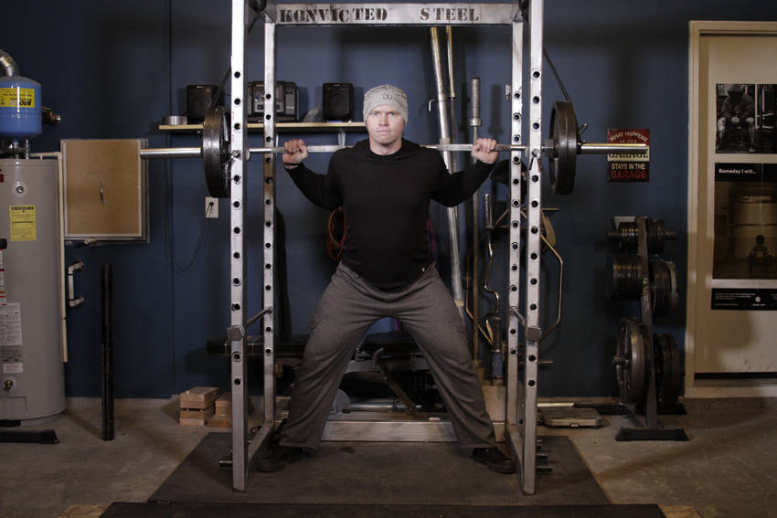 反向弹力带力量深蹲