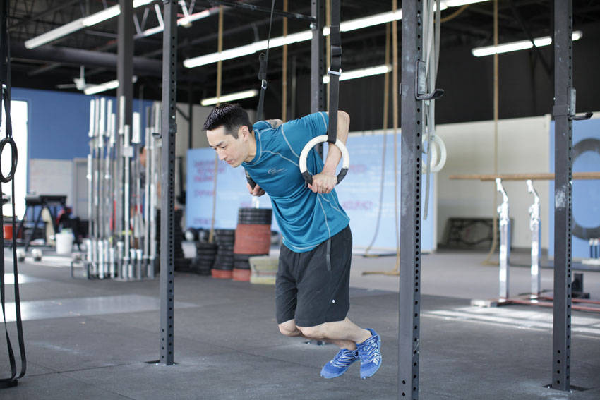 吊环双杠臂屈伸